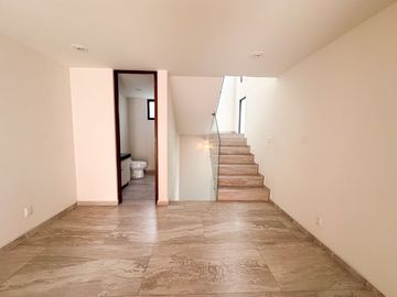 Venta de Casa condominio en la del Valle con roof y terraza privado
