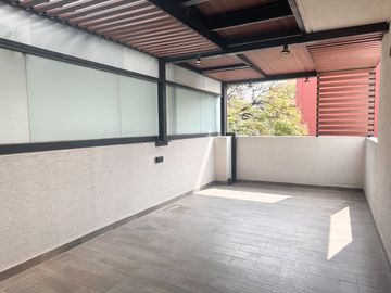 Venta de Casa condominio en la del Valle con roof y terraza privado