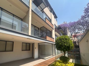 Venta de Casa condominio en la del Valle con roof y terraza privado