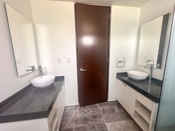 Venta de Casa condominio en la del Valle con roof y terraza privado