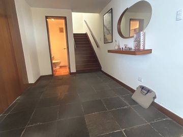 SAN ISIDRO HERMOSA CASA CON JARDIN