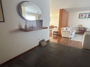 SAN ISIDRO HERMOSA CASA CON JARDIN