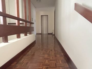 SAN ISIDRO HERMOSA CASA CON JARDIN