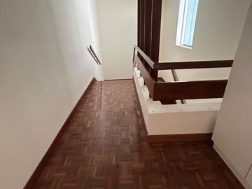 SAN ISIDRO HERMOSA CASA CON JARDIN