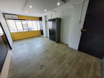 ALQUILO OFICINA EN PISO 2 – SAN LUIS AV. ROSA TORO  - ZONA COMERCIAL