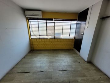 ALQUILO OFICINA EN PISO 2 – SAN LUIS AV. ROSA TORO  - ZONA COMERCIAL