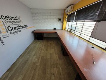 ALQUILO OFICINA EN PISO 2 – SAN LUIS AV. ROSA TORO  - ZONA COMERCIAL