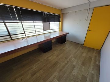ALQUILO OFICINA EN PISO 2 – SAN LUIS AV. ROSA TORO  - ZONA COMERCIAL