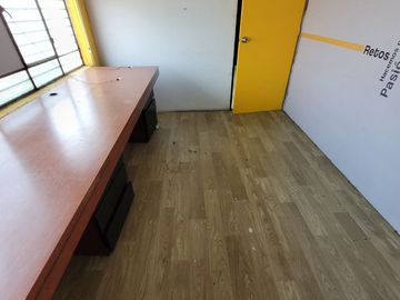 ALQUILO OFICINA EN PISO 2 – SAN LUIS AV. ROSA TORO  - ZONA COMERCIAL