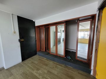 ALQUILO OFICINA EN PISO 2 – SAN LUIS AV. ROSA TORO  - ZONA COMERCIAL