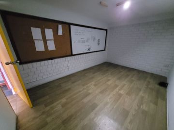 ALQUILO OFICINA EN PISO 2 – SAN LUIS AV. ROSA TORO  - ZONA COMERCIAL