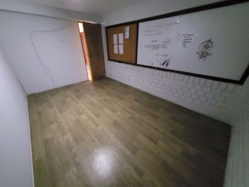 ALQUILO OFICINA EN PISO 2 – SAN LUIS AV. ROSA TORO  - ZONA COMERCIAL