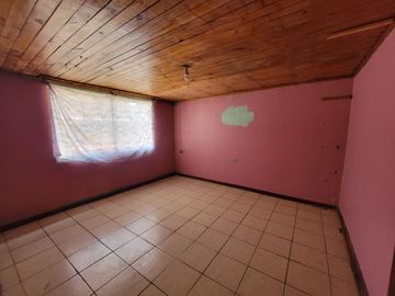 SE VENDE CASA PARADERO 19 DE SANTA ROSA, COMUNA LA GRANJA.