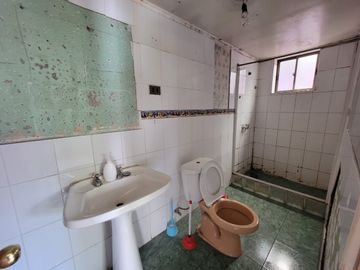 SE VENDE CASA PARADERO 19 DE SANTA ROSA, COMUNA LA GRANJA.