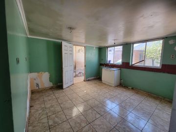 SE VENDE CASA PARADERO 19 DE SANTA ROSA, COMUNA LA GRANJA.