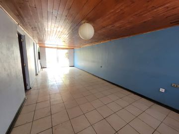 SE VENDE CASA PARADERO 19 DE SANTA ROSA, COMUNA LA GRANJA.