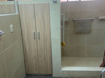 Vendo amplio departamento cerca universidad UTP $ 135,000 negociable