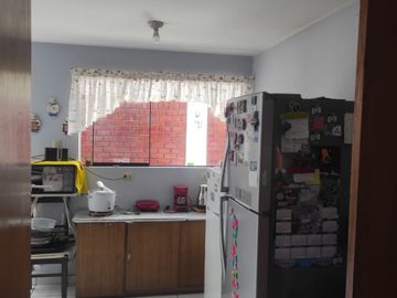 Vendo linda casa urb. privada de cerro colorado, cerca city center $ 365,000 negociable