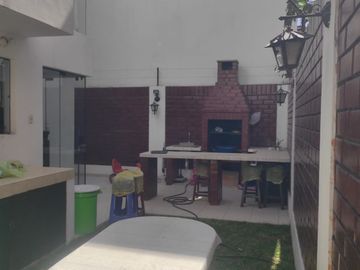 Vendo linda casa urb. privada de cerro colorado, cerca city center $ 365,000 negociable