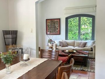 VENDO LINDA Y EXCLUSIVA CASA EN LA ENCANTADA DE VILLA - CONDOMINIO - 4 DORMITORIOS - TERRAZA - JARDÍN - 2 COCHERAS
