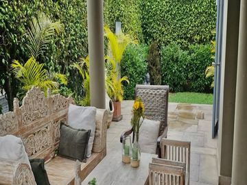 VENDO LINDA Y EXCLUSIVA CASA EN LA ENCANTADA DE VILLA - CONDOMINIO - 4 DORMITORIOS - TERRAZA - JARDÍN - 2 COCHERAS