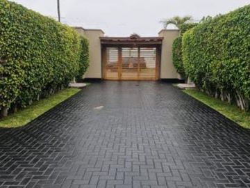 VENDO LINDA Y EXCLUSIVA CASA EN LA ENCANTADA DE VILLA - CONDOMINIO - 4 DORMITORIOS - TERRAZA - JARDÍN - 2 COCHERAS