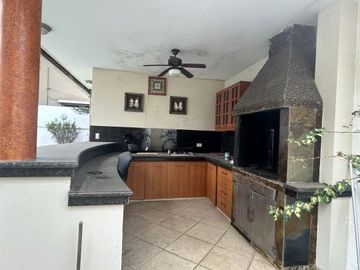 🏡 Venta de Casa en Urbanización Palmar del Río – Vía a Samborondón, Km 3.5