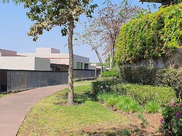 250.69 m² de terreno | 357 m² de construcción | 3 recámaras | 3.5 baños | Vista espectacular