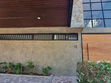 250.69 m² de terreno | 357 m² de construcción | 3 recámaras | 3.5 baños | Vista espectacular