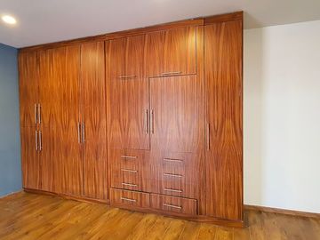 250.69 m² de terreno | 357 m² de construcción | 3 recámaras | 3.5 baños | Vista espectacular