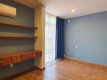 250.69 m² de terreno | 357 m² de construcción | 3 recámaras | 3.5 baños | Vista espectacular