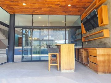 250.69 m² de terreno | 357 m² de construcción | 3 recámaras | 3.5 baños | Vista espectacular