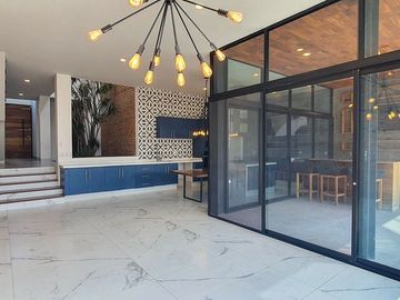 250.69 m² de terreno | 357 m² de construcción | 3 recámaras | 3.5 baños | Vista espectacular