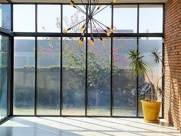 250.69 m² de terreno | 357 m² de construcción | 3 recámaras | 3.5 baños | Vista espectacular
