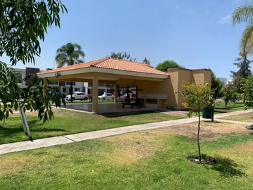 Vendo Casa en Fraccionamiento Viveros del Vallé Zapopan Jalisco