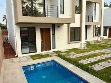 Casa en Venta con alberca cuatro recamaras jardín privado en Jiutepec Morelos