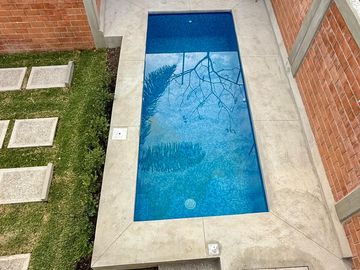 Casa en Venta con alberca cuatro recamaras jardín privado en Jiutepec Morelos