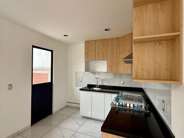 Casa en Venta con alberca cuatro recamaras jardín privado en Jiutepec Morelos