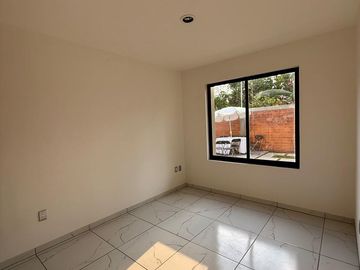 Casa en Venta con alberca cuatro recamaras jardín privado en Jiutepec Morelos