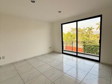 Casa en Venta con alberca cuatro recamaras jardín privado en Jiutepec Morelos