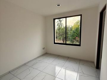 Casa en Venta con alberca cuatro recamaras jardín privado en Jiutepec Morelos