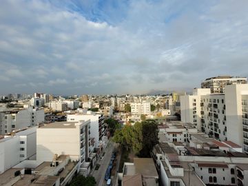 EXCELENTE DEPARTAMENTO DE 2 DORMITORIOS EN BARRANCO –  EDIFICIO SCORPIO –