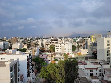 EXCELENTE DEPARTAMENTO DE 2 DORMITORIOS EN BARRANCO –  EDIFICIO SCORPIO –