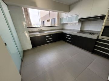EXCELENTE DEPARTAMENTO DE 2 DORMITORIOS EN BARRANCO –  EDIFICIO SCORPIO –