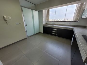 EXCELENTE DEPARTAMENTO DE 2 DORMITORIOS EN BARRANCO –  EDIFICIO SCORPIO –