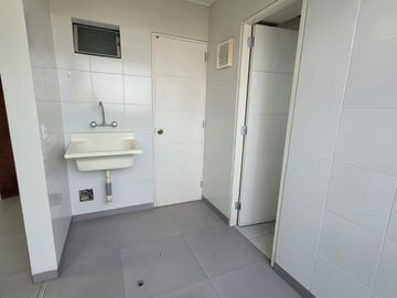 EXCELENTE DEPARTAMENTO DE 2 DORMITORIOS EN BARRANCO –  EDIFICIO SCORPIO –
