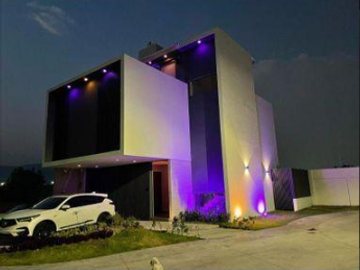 Hermosa Casa en Venta en Paraje Casas de Autor en Tlajomulco, Diseño Exclusivo