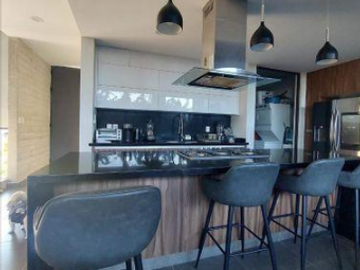 Hermosa Casa en Venta en Paraje Casas de Autor en Tlajomulco, Diseño Exclusivo