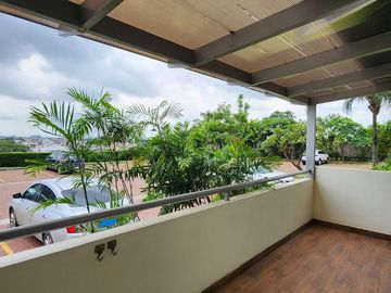 ¡Alquilo Departamento Totalmente Amoblado Planta Baja Con Terraza Privada!