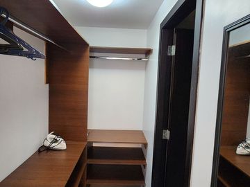 ¡Alquilo Departamento Totalmente Amoblado Planta Baja Con Terraza Privada!